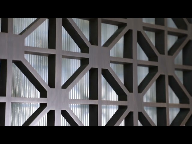 कंपनी के वीडियो के बारे में 1219X2438mm Metal Surface Stainless Steel Room Divider For Hotel Lobby Partition